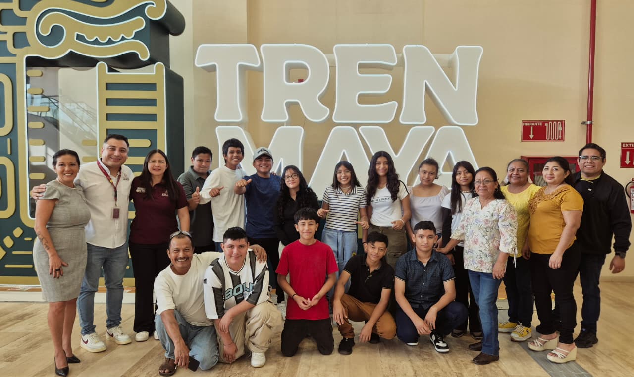 Premian constancia de adolescentes de Renacer ADN con recorrido en el Tren Maya
