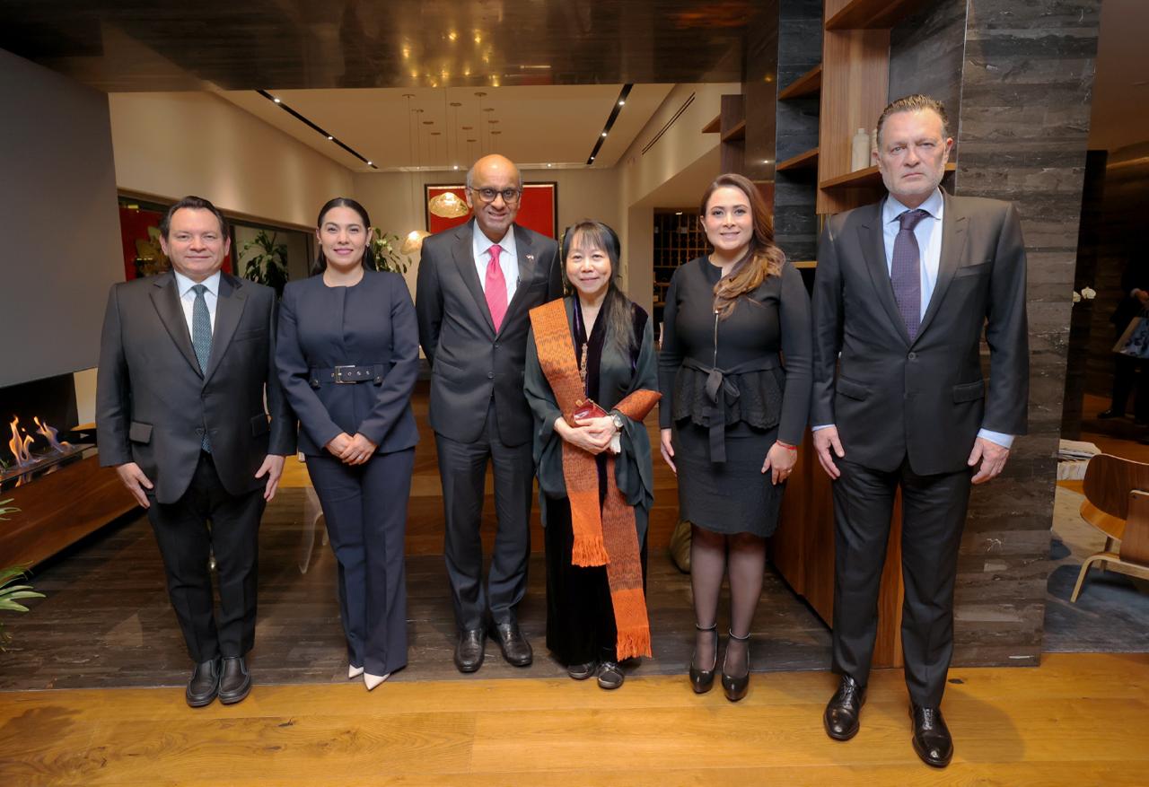 Gobernador Joaquín Díaz Mena participa en cena de trabajo con el Presidente de la República de Singapur