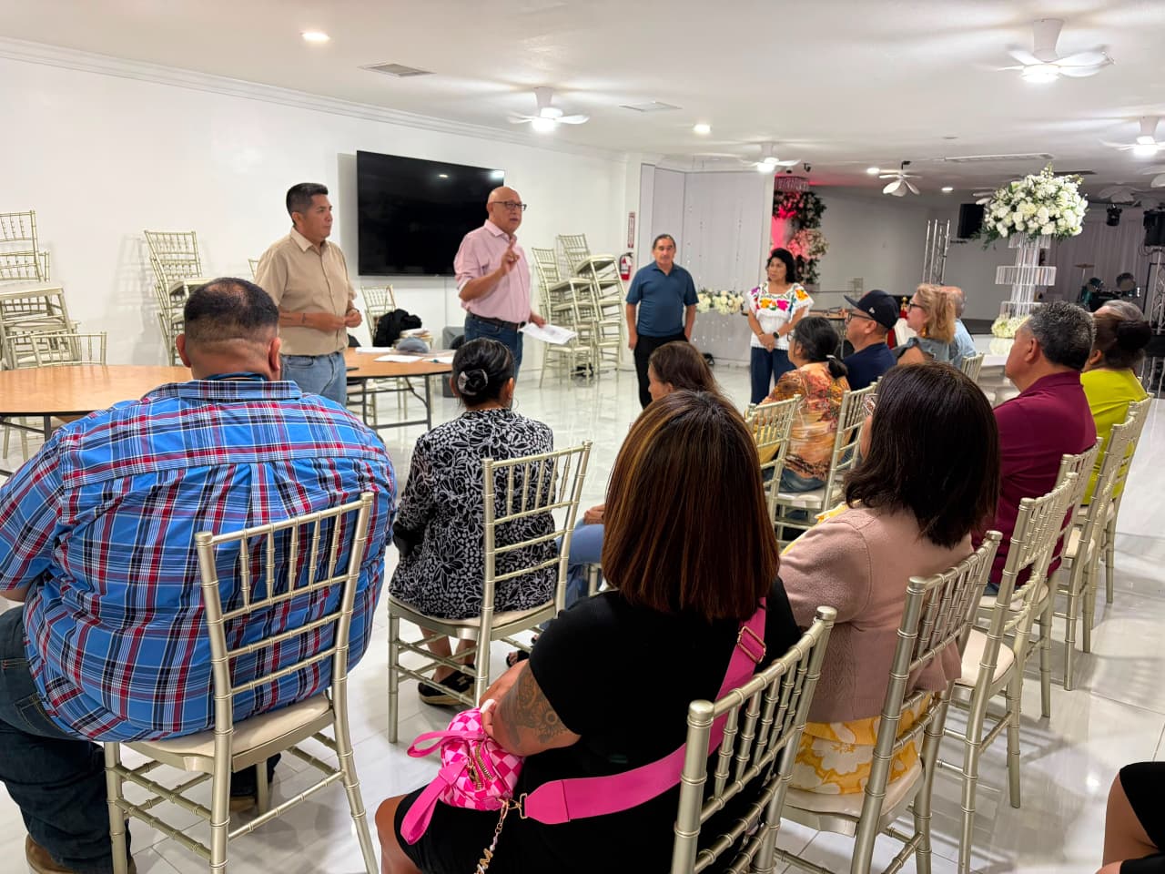Brindan orientación gratuita a comunidad yucateca en California