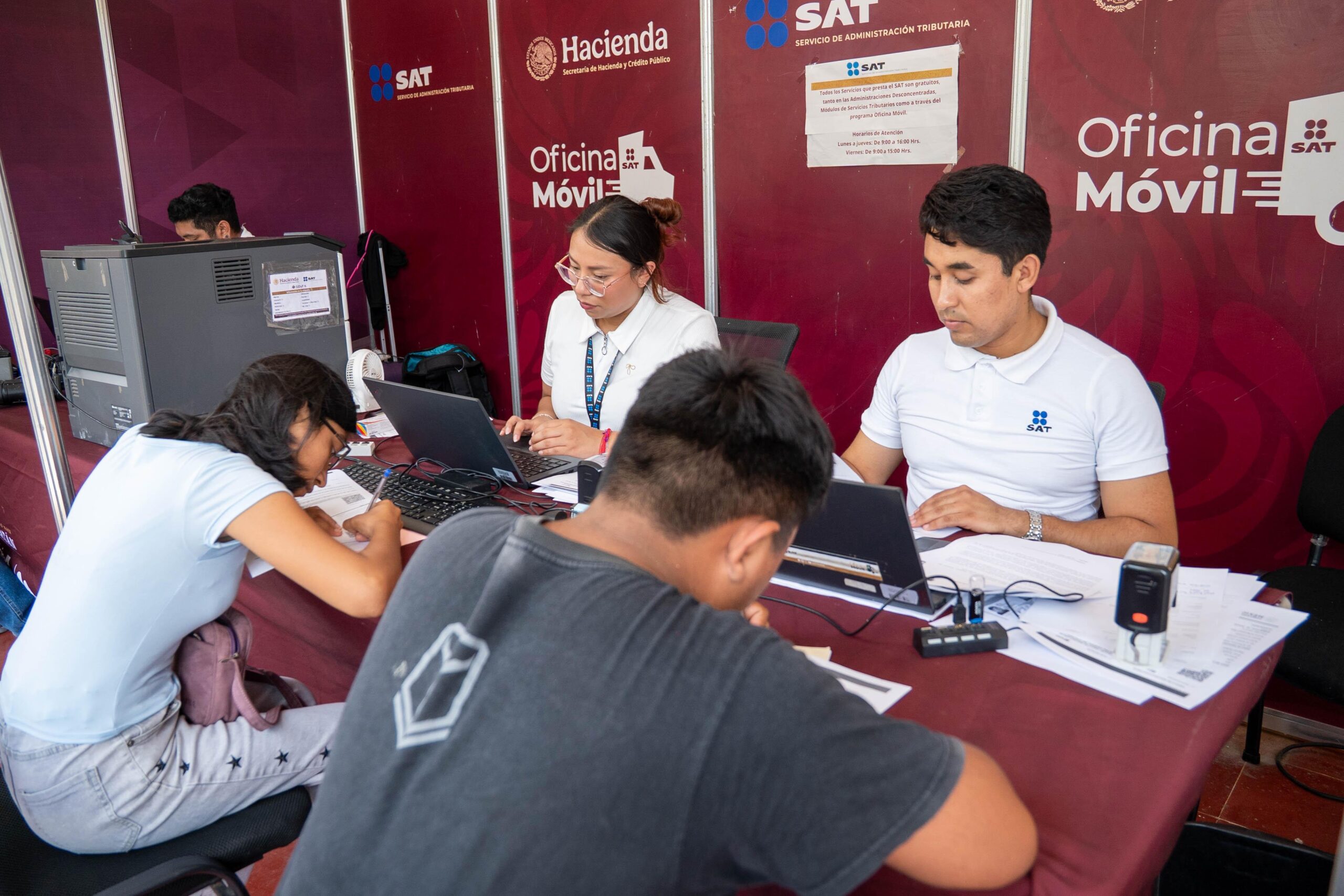 Ventanilla Única Estatal Móvil facilita gestiones a familias de Espita y municipios cercanos