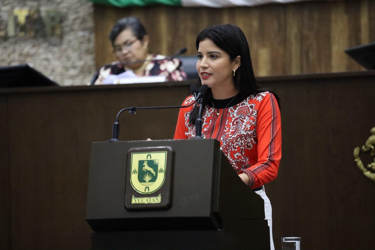 Vivir con VIH merece atención, no prejuicios: Itzel Falla