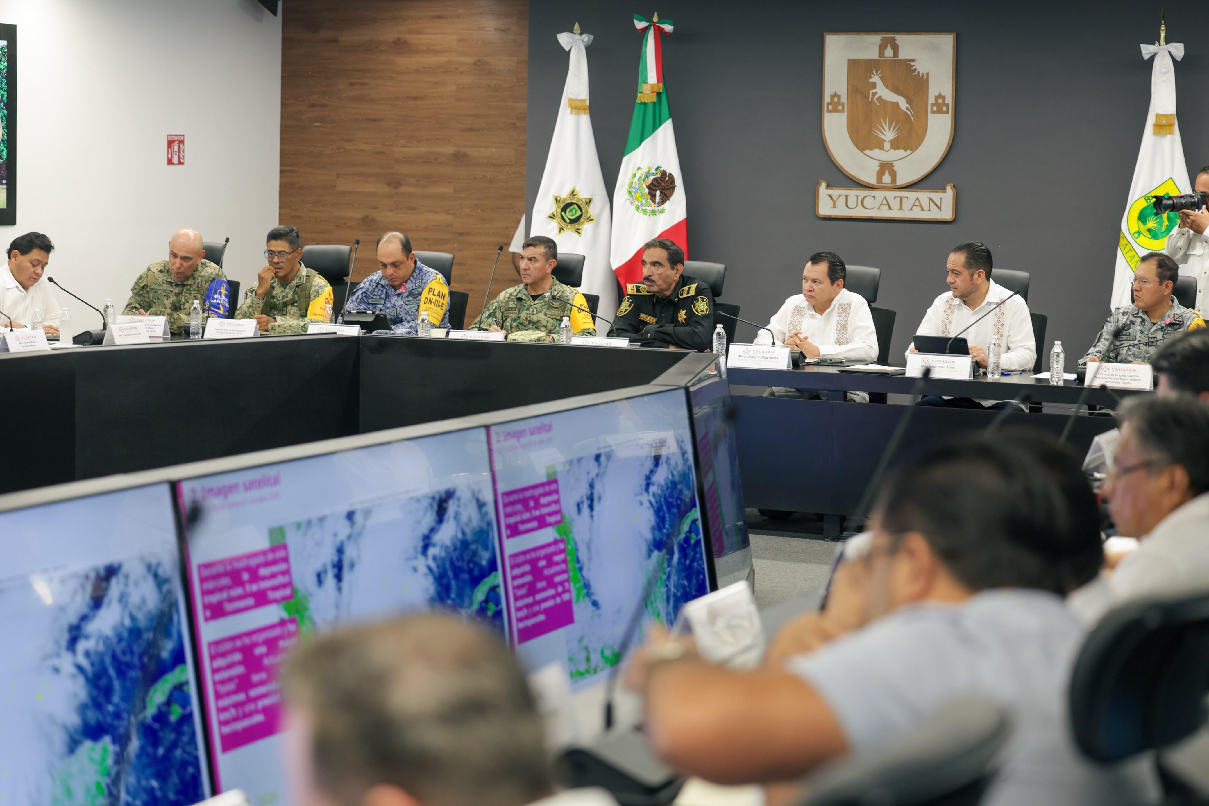 Yucatán suspende actividades no esenciales y educativas en nueve municipios por Isaías