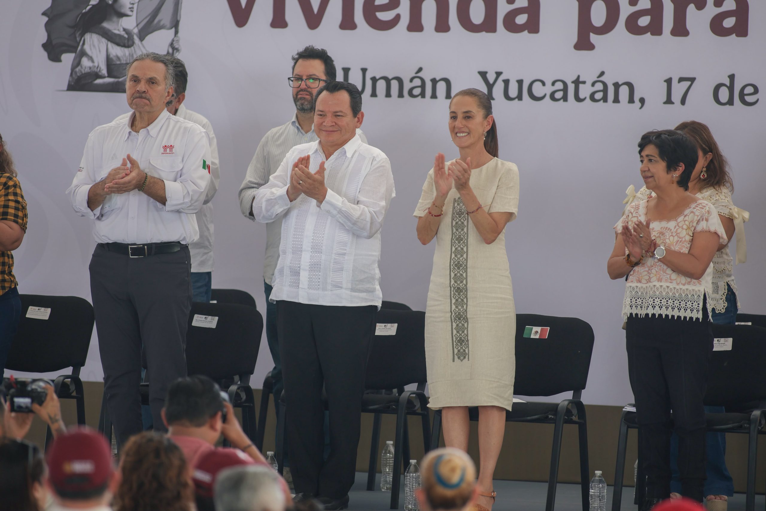 “Cuando vine en campaña prometí que aquí iba a haber una universidad de la salud y lo vamos a cumplir”: Sheinbaum anuncia en Umán sede de la Rosario Castellanos con Medicina y Enfermería