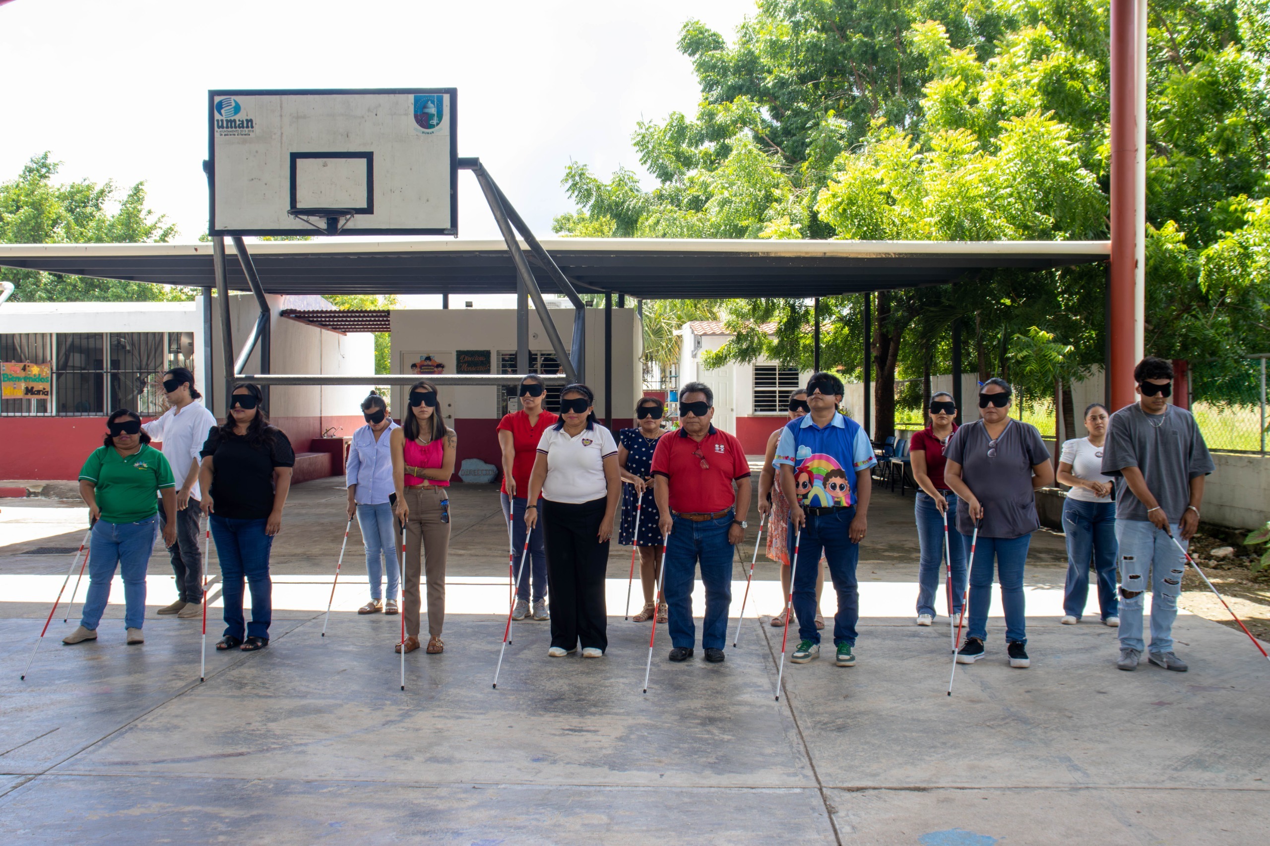DIF Yucatán promueve inclusión educativa mediante taller de sensibilización sobre discapacidad visual