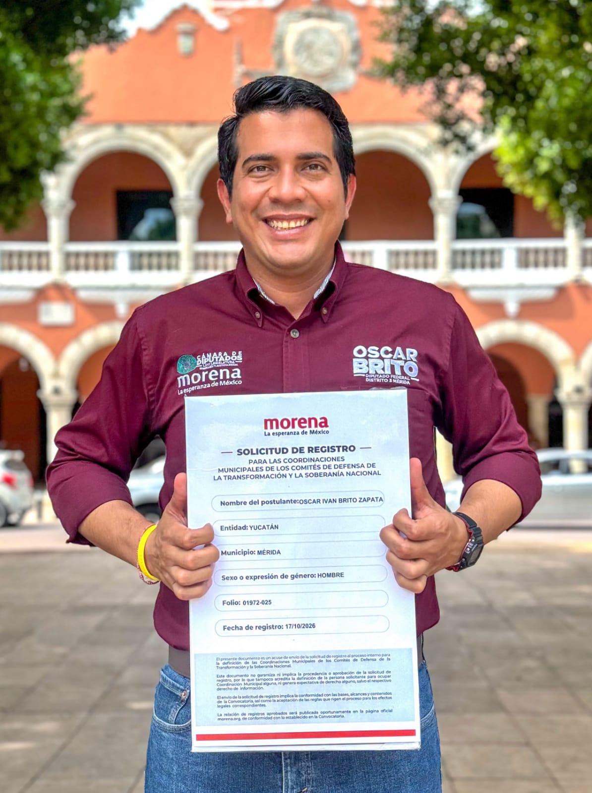 Oscar Brito se registra para participar en el proceso de selección de Morena en Mérida