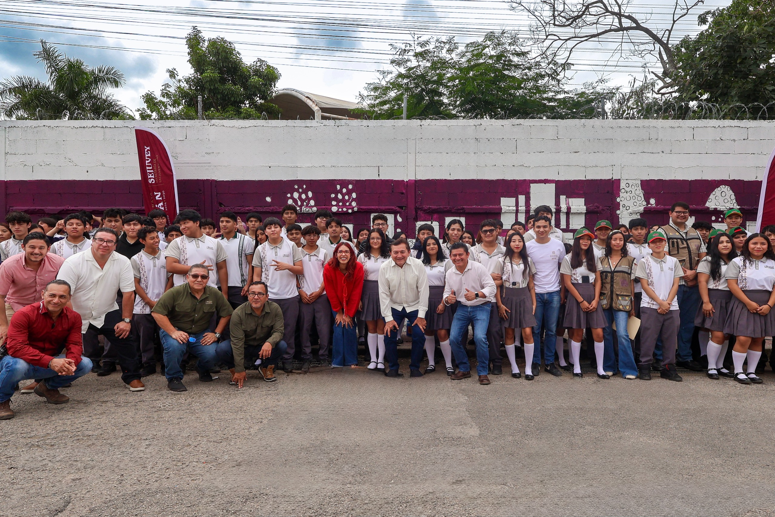 Juventudes de Yucatán se suman a la creación del Mural Temático más Grande del Mundo